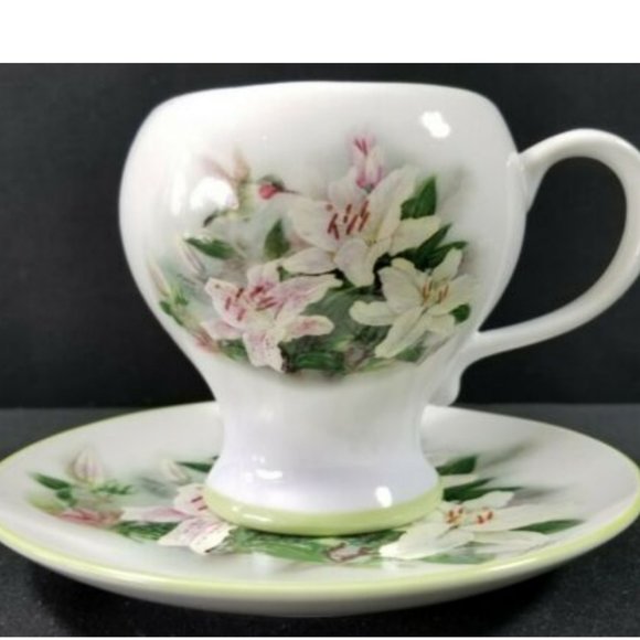 HUMMINGBIRD AND LILIES TEACUP & SAUCER COLLECTORS CHOICE by LENA LIEL TELEFLORA - Picture 6 of 6
